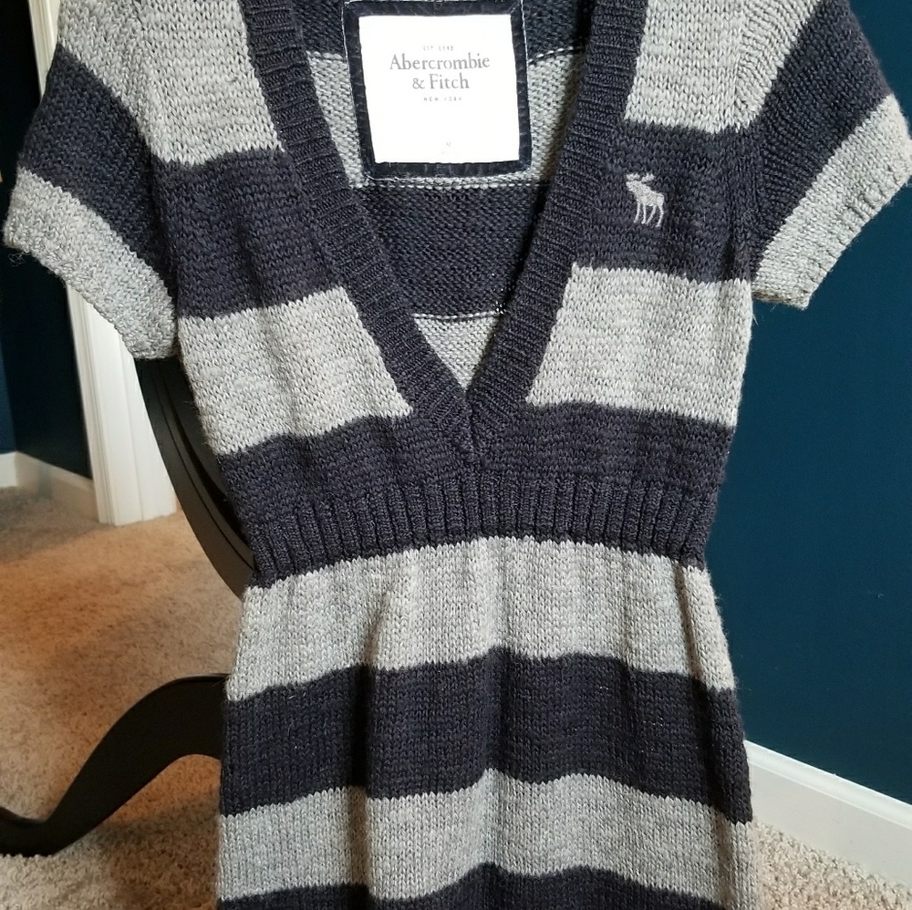 Abercrombie sweater dress size Medium